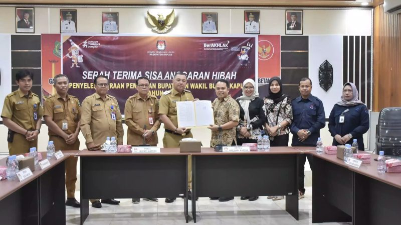 Wakil Bupati Kapuas Dodo saat serah terima anggaran hibah Pemilihan Kepala Daerah (Pilkada) tahun 2024 dengan KPU bertempat di Aula Kantor Kesbangpol Kabupaten Kapuas, Selasa (6/5/2025).
