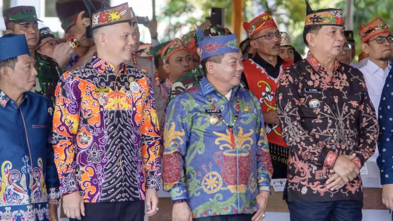 Bupati Kapuas HM Wiyatno menghadiri Apel Besar Camat, Kades, Lurah, Damang, Babinsa, dan Babinkamtibmas se-Kalimantan Tengah, yang digelar di Halaman Kantor Gubernur Kalimantan Tengah, Kamis (22/5/2025).

