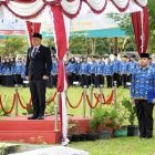 Wakil Bupati Kapuas Dodo saat menjadi Inspektur Upacara Peringatan Hari Lahir Pancasila dan Hari Lingkungan Hidup Sedunia Tahun 2025 yang berlangsung di Halaman Kantor Bupati Kapuas, Senin (2/6/2025).
