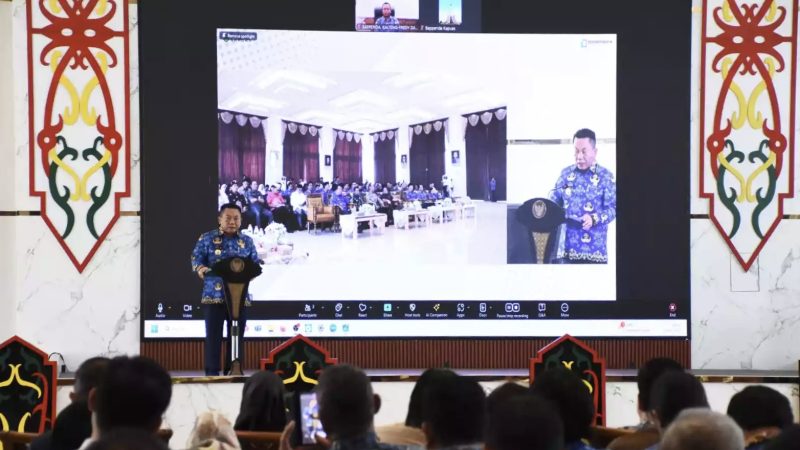 Bupati Kapuas H Muhammad Wiyatno saat sambutan sekaligus membuka secara resmi Musrenbang dalam rangka penyusunan RPJMD tahun 2025–2029 di Hall Rumah Jabatan Bupati Kapuas, Selasa (17/6/2025).
