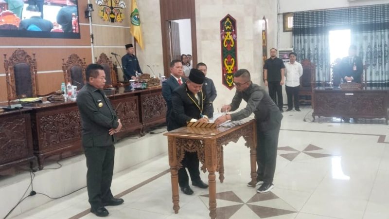 Pimpinan DPRD dan Eksekutif Teken Nota Kesepakatan KUA-PPAS Perubahan 2025
