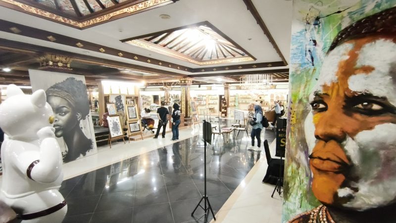Rombongan PWI Kapuas saat mengunjungi pameran IKM di Taman Budaya Bali, Jumat (7/11/2025) siang