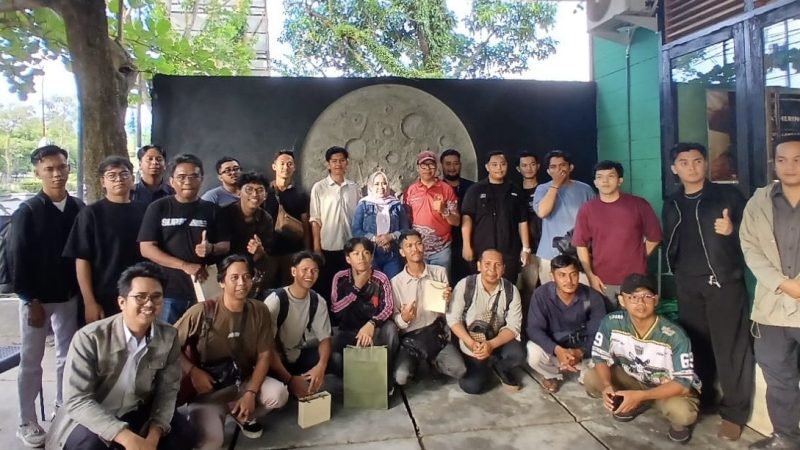 Foto bersama fotografer usai Sport Gathering yang diadakan SIWO PWI Kapuas. (Foto : PWI Kapuas)