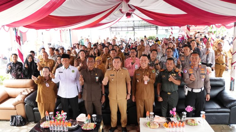 Wakil Bupati Kapuas Dodo menghadiri secara langsung Gebyar Pajak Daerah Tahun 2025 yang digelar di halaman Kantor Badan Pendapatan Daerah (Bapenda) Kabupaten Kapuas, Selasa (2/12/2025) 