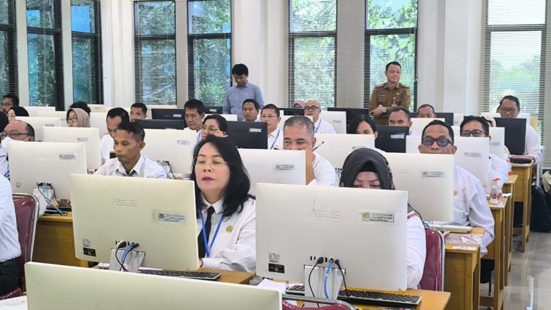 Pemerintah Kabupaten Kapuas menggelar Penilaian Kompetensi Manajerial dan Sosial Kultural bagi peserta Seleksi Terbuka dan Kompetitif Pengisian Jabatan Pimpinan Tinggi (JPT) Pratama) Tahun 2025, bertempat di Aula BKPSDM Kapuas, Selasa (2/12/2025).