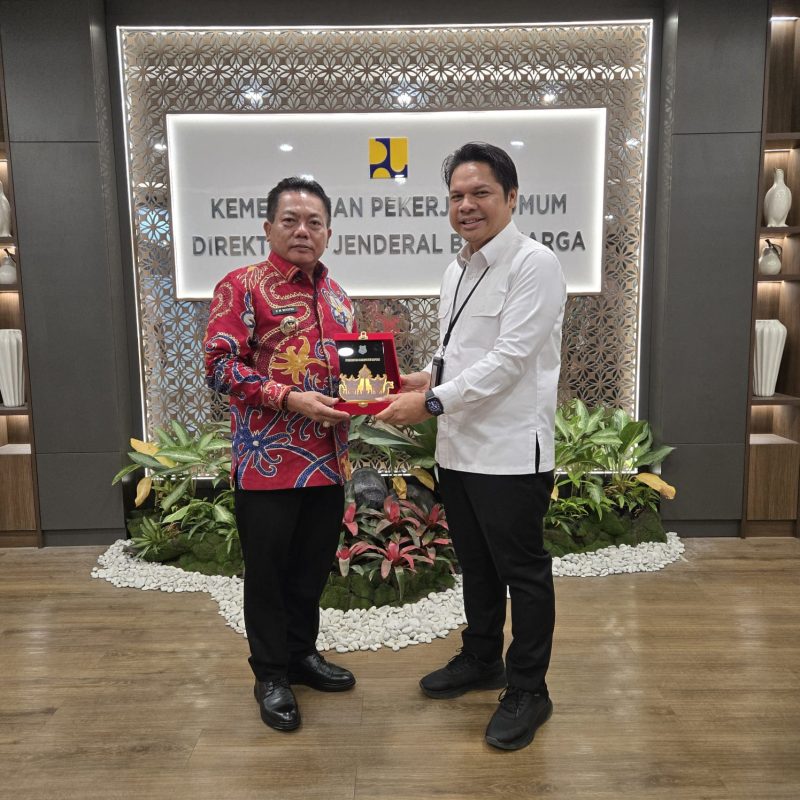 Bupati Kapuas HM Wiyatno melaksanakan kunjungan kerja ke Kementerian Pekerjaan Umum Direktorat Jenderal Bina Marga, Selasa (6/1/2026).