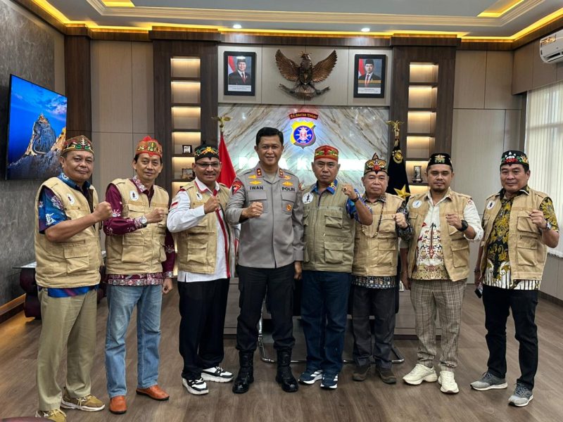 Gerakan Dayak Anti Narkoba (GDAN) saat audiensi dengan Kapolda Kalteng Irjen Pol Iwan Kurniawan