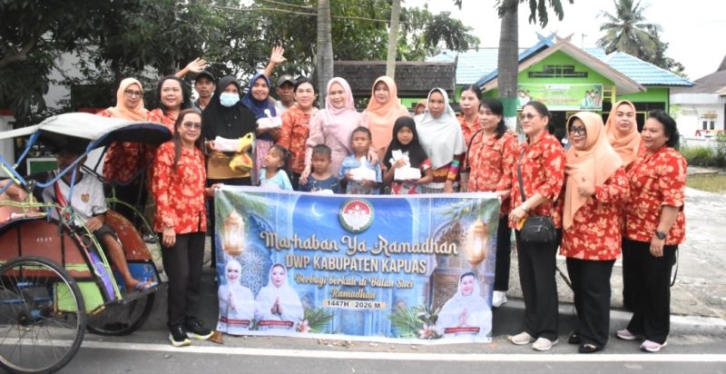 Dharma Wanita Persatuan (DWP) Kabupaten Kapuas kembali menggelar kegiatan sosial yang penuh makna di bulan suci Ramadan, Jumat (6/3/2026) sore.