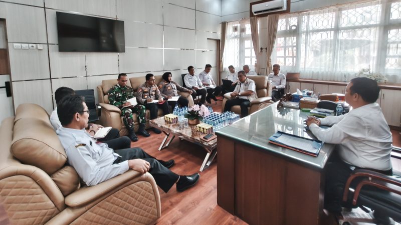 Sekda Kapuas Usis I Sangkai pimpin rapat tindak lanjut Status Tanggap Darurat