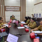 Asisten Kesejahteraan Rakyat (Asisten I) Sekretaris Daerah Kabupaten Kapuas, Romulus, memimpin Rapat Tindak Lanjut Penilaian Kelayakan Penerapan Pola Pengelolaan Keuangan Badan Layanan Umum Daerah (PPK-BLUD) pada Rumah Sakit Kelas D Pratama Pujon, bertempat di Ruang Rapat Sekretaris Daerah Kabupaten Kapuas, Senin (6/7/2026).