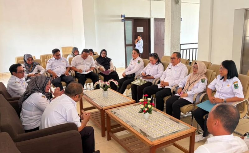 Serah terima jabatan sejumlah pejabat manajemen struktural di lingkungan RSUD Kapuas, Rabu (19/8/2026).