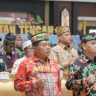 Bupati Kapuas H. Muhammad Wiyatno menghadiri pelantikan Pengurus Dewan Adat Dayak (DAD) dan Barisan Pertahanan Masyarakat Adat Dayak (BATAMAD) se-Kalimantan Tengah yang dilaksanakan di Aula Jayang Tingang Kantor Gubernur Kalimantan Tengah, Jumat (22/5/2026).