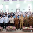 Foto Bersama Bupati Kapuas, Sekda Kapuas, Camat terkait , Dosen STAI dan seluruh peserta bimbingan Teknis Kuliah Kerja Nyata Mahasiswa STAI Kuala Kapuas