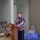Wakil Bupati Kapuas Dodo saat memberikan arahan dan motivasi pada acara Pelepasan dan Perpisahan Siswa-Siswi Kelas IX SMP Negeri 1 Selat yang diselenggarakan di Aula Kantor Bupati Kapuas, Sabtu (6/6/2026) pagi.