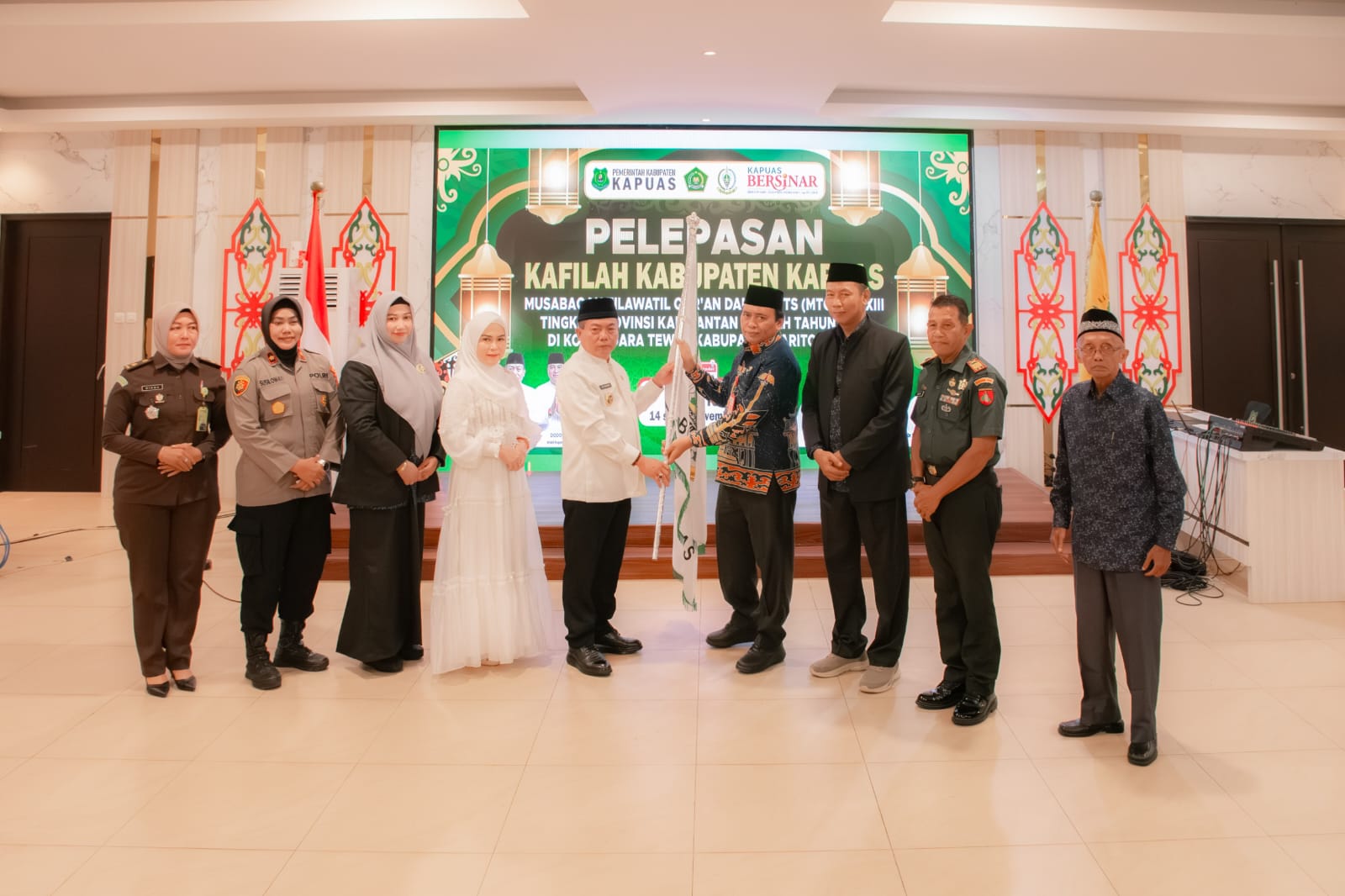Bupati Kapuas HM Wiyatno saat memberikan sambutan pada pelepasan Kafilah MTQH ke-XXXIII LPTQ di Ruang Rapat Rumah Jabatan Bupati Kapuas, Rabu (12/11/2025) pagi.