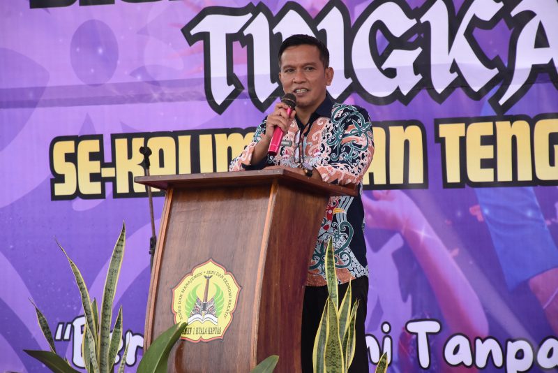 Staf Ahli Bupati Kapuas Budi Kurniawan saat menghadiri sekaligus membuka Kegiatan Student’s Smart Fest Vol. 2 tingkat pelajar se-Kalimantan Tengah dan Kalimantan Selatan, bertempat di SMK Negeri 1 Kuala Kapuas, Kamis (12/2/2026).