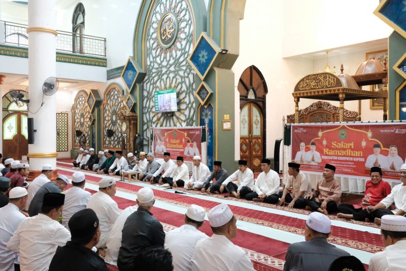 Pemerintah Kabupaten Kapuas menggelar kegiatan Safari Ramadan perdana di Masjid Agung Al Mukarram, Kamis (19/2/2026).