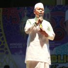 Ustadz Das’ad Latif saat menyampaikan ceramah agama pada acara Tablig Akbar Kapuas 2026 di halaman Masjid Agung Al Mukarram Amanah, Minggu (19/4/2026) malam.