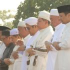 Pemerintah Provinsi Kalimantan Selatan (Pemprov Kalsel) menggelar Salat Istisqa atau salat meminta hujan secara berjemaah di halaman depan Masjid Raya Sabilal Muhtadin, Banjarmasin, Selasa (25/8/2026).