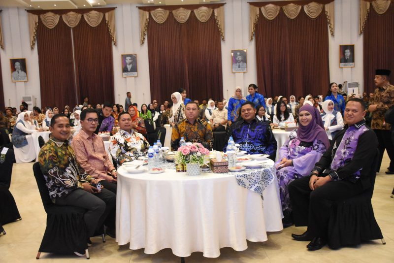 Wakil Ketua I DPRD Kabupaten Kapuas, Yohanes (tiga dari kiri), menghadiri Malam Ramah Tamah dan Kenal Pamit Kapolres Kapuas