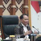 Agustiar Sabran saat memimpin rakor penanganan karhutla