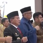 Ketua Komisi IV DPRD Kapuas, Arhensa (tiga dari kanan) mewakili Ketua DPRD Kapuas menghadiri pelantikan dan pengambilan sumpah/janji 104 Pegawai Negeri Sipil (PNS) dalam jabatan manajerial di Aula Tingang Menteng, Komplek Perkantoran Bupati Kapuas, Selasa (18/8/2026) sore.