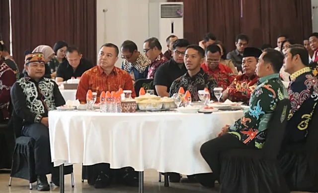 Wakil Ketua II DPRD Kapuas Berinto (paling kiri) saat hadiri acara Kenal Pamit Dandim 1011/Klk
