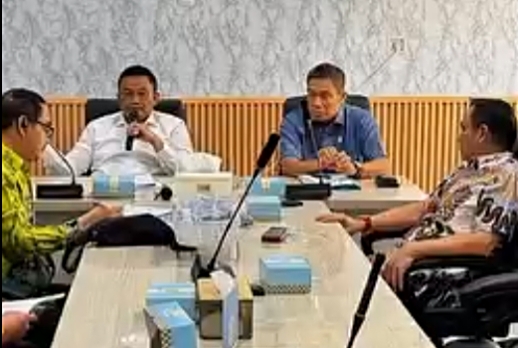 Pansus I DPRD Kabupaten Kapuas saat kunjungan ke Badan Kesatuan Bangsa dan Politik (Kesbangpol) Sumedang