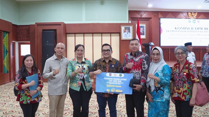Penyerahan Program LSDP berlangsung di Gedung Idham Chalid Setdaprov Kalimantan Selatan, Rabu (2/9/2026), yang dirangkaikan dengan Kunjungan Spesifik Komisi II DPR RI di Provinsi Kalimantan Selatan.