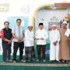Bupati Kapuas HM Wiyatno saat melaksanakan Safari Jumat di Masjid Noor, Kelurahan Panamas, Kecamatan Selat, Jumat (18/9/2026).