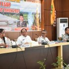 Staf Ahli Bupati Kapuas Bidang KSDM Budi Kurniawan membuka secara resmi Sosialisasi dan Persiapan Program Local Service Delivery Improvement Project (LSDP) Kabupaten Kapuas TA 2027 di Aula BAPPERIDA Kabupaten Kapuas, Rabu (7/10/2026).