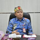 Sekretaris Daerah Kabupaten Kapuas Usis I. Sangkai memimpin Rapat Koordinasi terkait Pemanfaatan Gedung Eks Akademi Keperawatan (Akper) Kapuas oleh Universitas Cahaya Bangsa di Ruang Rapat Sekda, Kamis (8/10/2026).